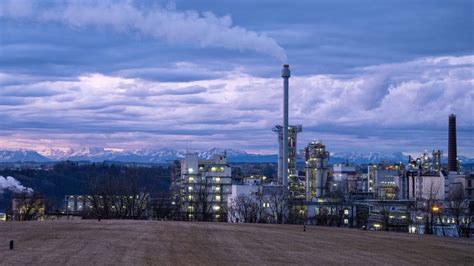 Fast 600.000 Beschäftigte in der Chemiebranche bekommen .